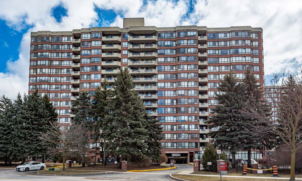 33 Weldrick Road East PH05, Observatory, Richmond Hill, ON