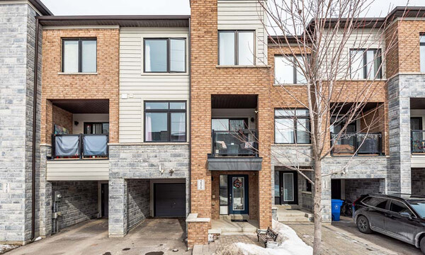 256 Vivant Street, Woodland Hill, Newmarket, ON